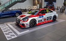 WTCR Fahrzeug Audi RS3 LMS im Audi Forum Neckarsulm - BEST4U GmbH