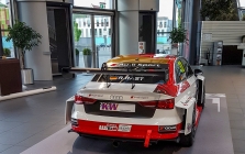 WTCR Fahrzeug Audi RS3 LMS im Audi Forum Neckarsulm - BEST4U GmbH
