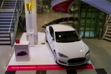 TESLA Präsentation am Flughafen Düsseldorf 2015