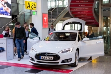 TESLA Präsentation am Flughafen Düsseldorf 2015