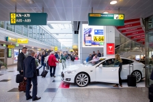 TESLA Präsentation am Flughafen Düsseldorf 2015