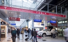 TESLA Motors - Präsentation am Flughafen Düsseldorf - BEST4U GmbH