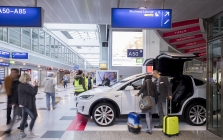 TESLA Motors - Präsentation am Flughafen Düsseldorf - BEST4U GmbH